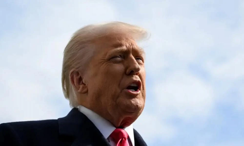 Washington Post: Δασμούς 20% στις εισαγωγές πολλών προϊόντων στις ΗΠΑ θα επιβάλει ο Τραμπ στις 2 Απριλίου